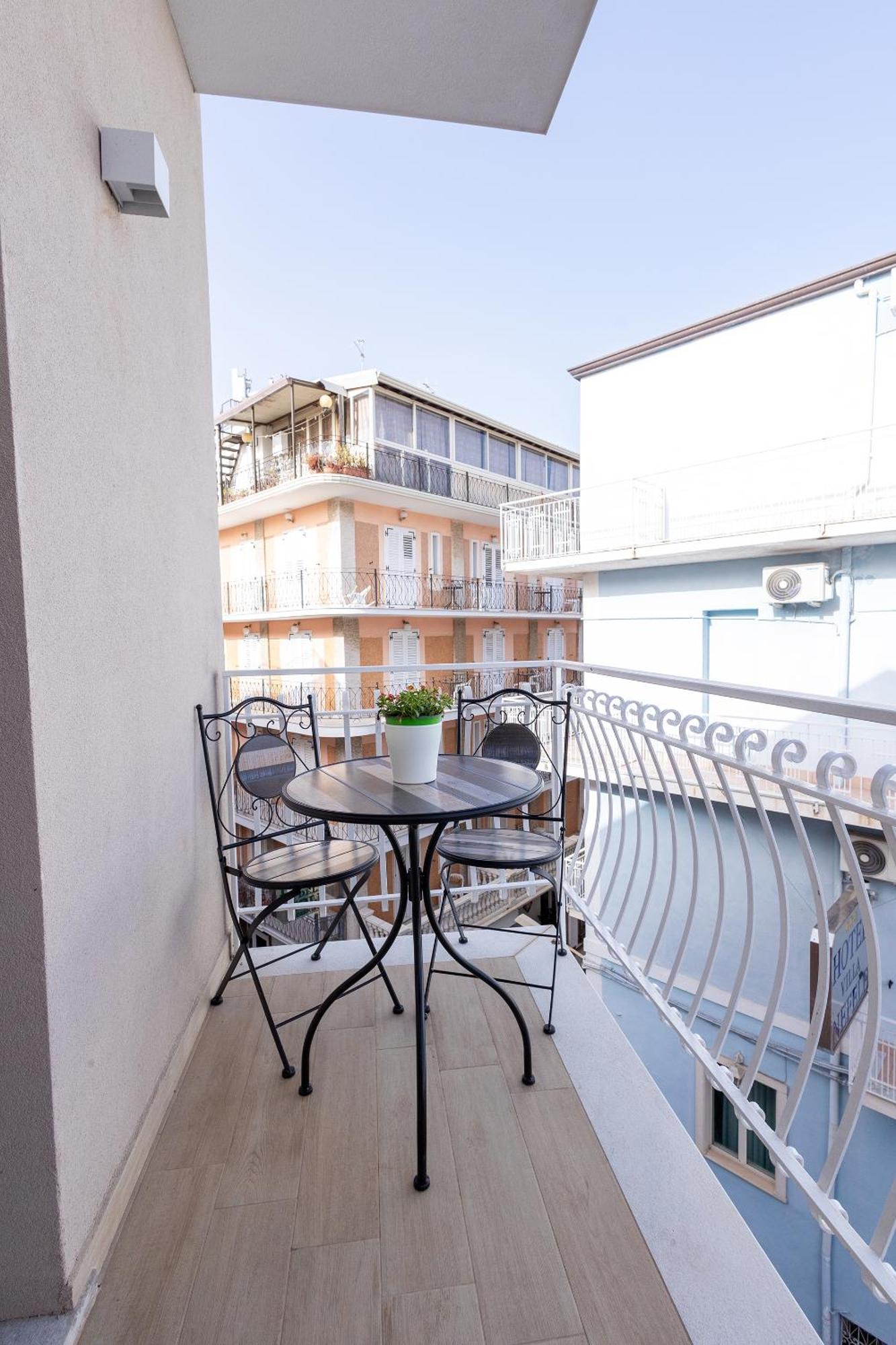 Perla Sul Mare Apartments Giardini-Naxos Extérieur photo